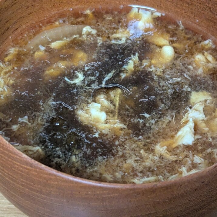 とろろ昆布と卵と大根のお味噌汁